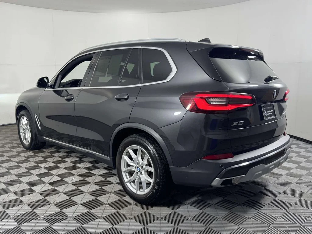 Certified Used 2022 Gray BMW xDrive40i image 8