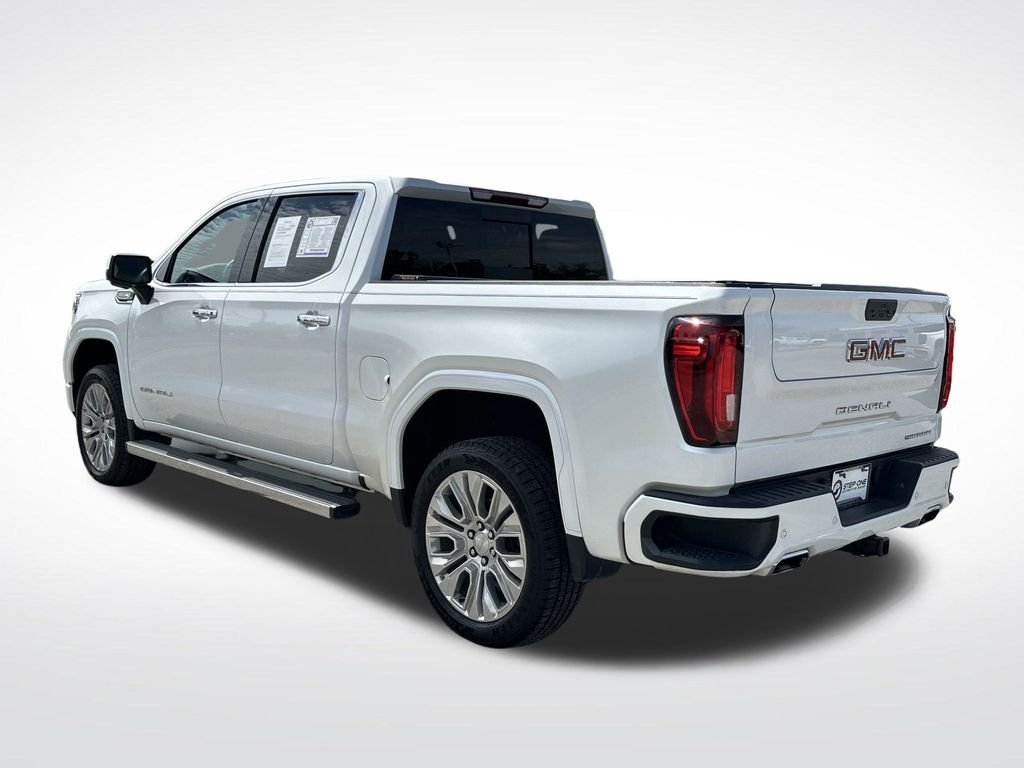 Used 2022 White GMC Denali image 5