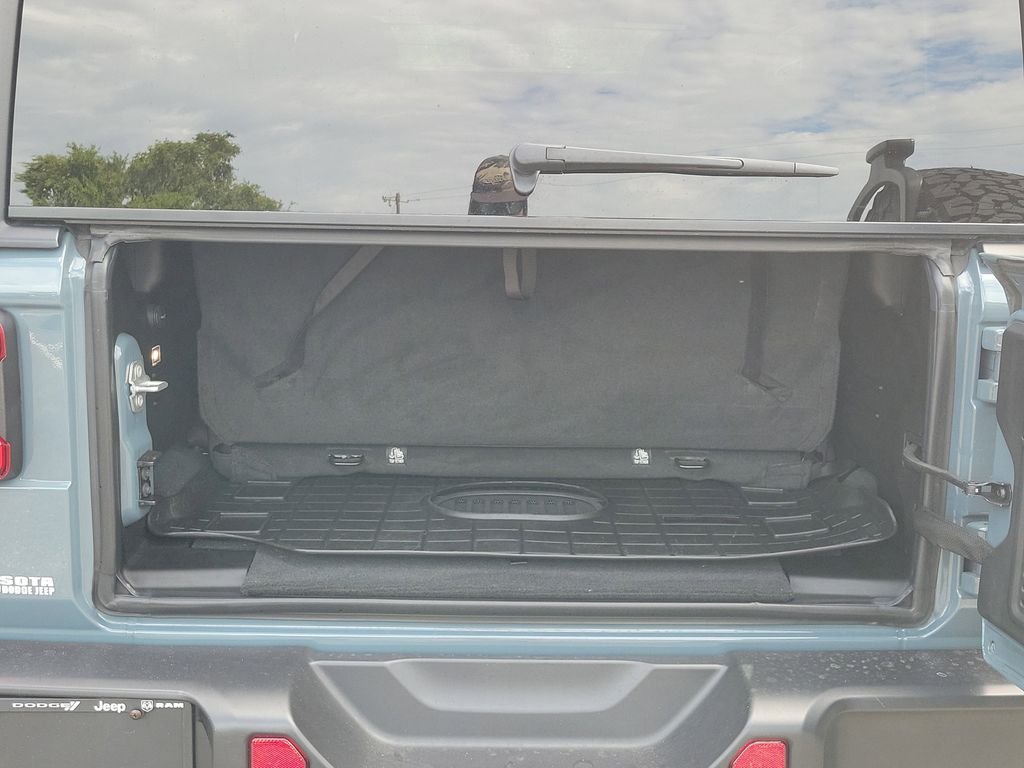 Used 2024 Gray Jeep Rubicon image 11