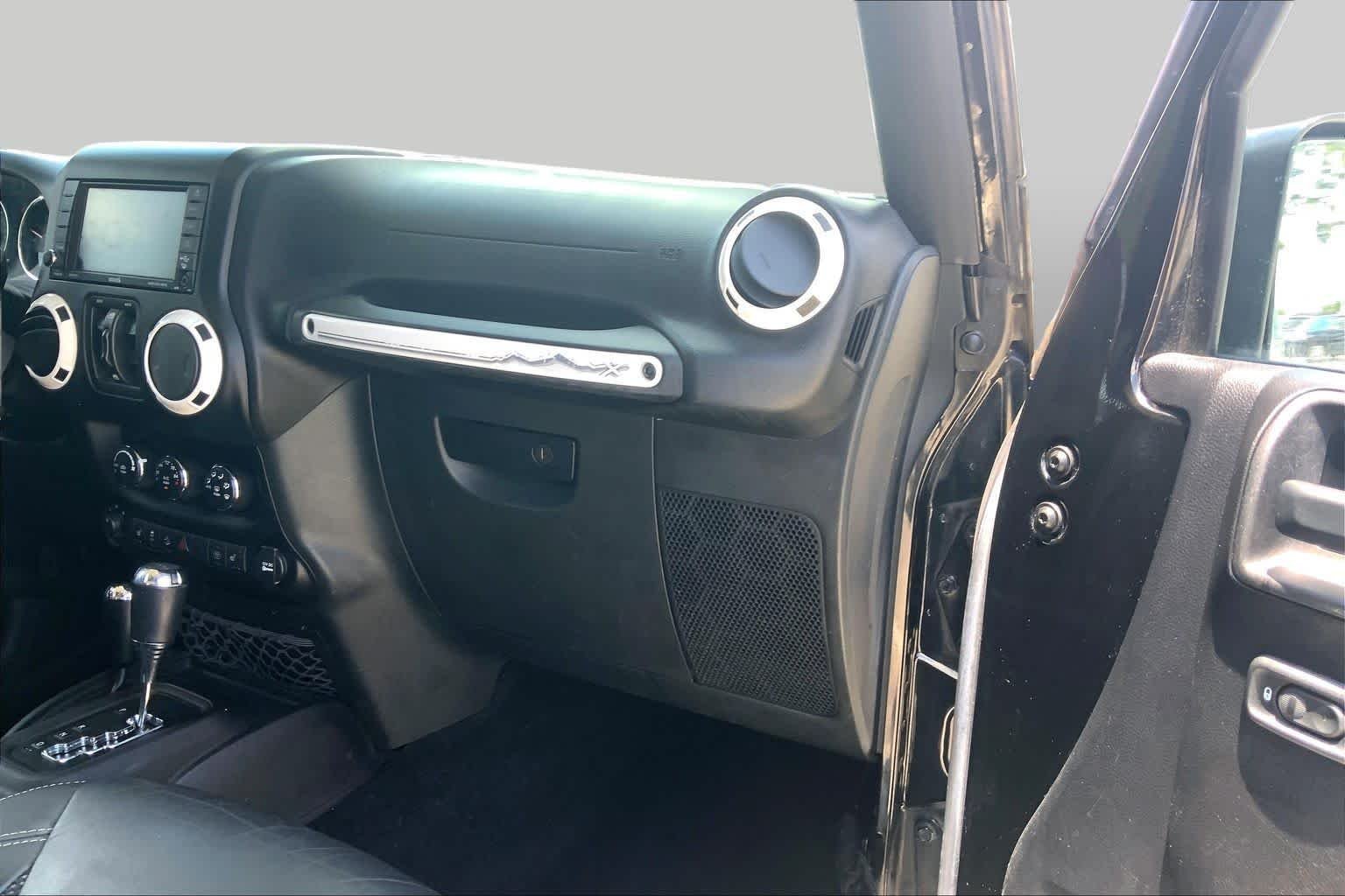 Used 2015 Black Clearcoat Jeep Wrangler X image 17