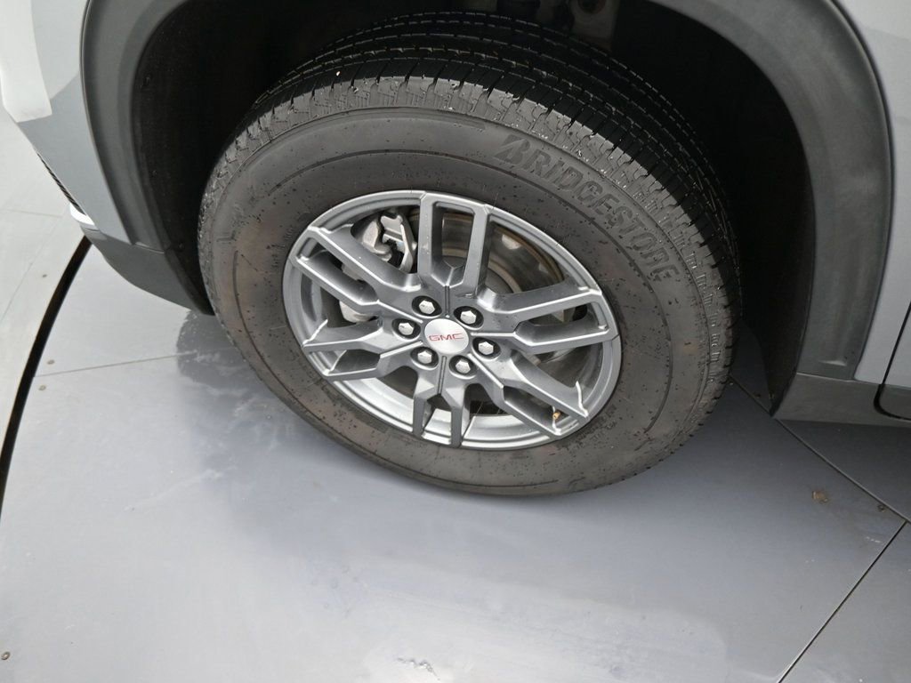 Used 2025 Sterling Metallic GMC Elevation image 8