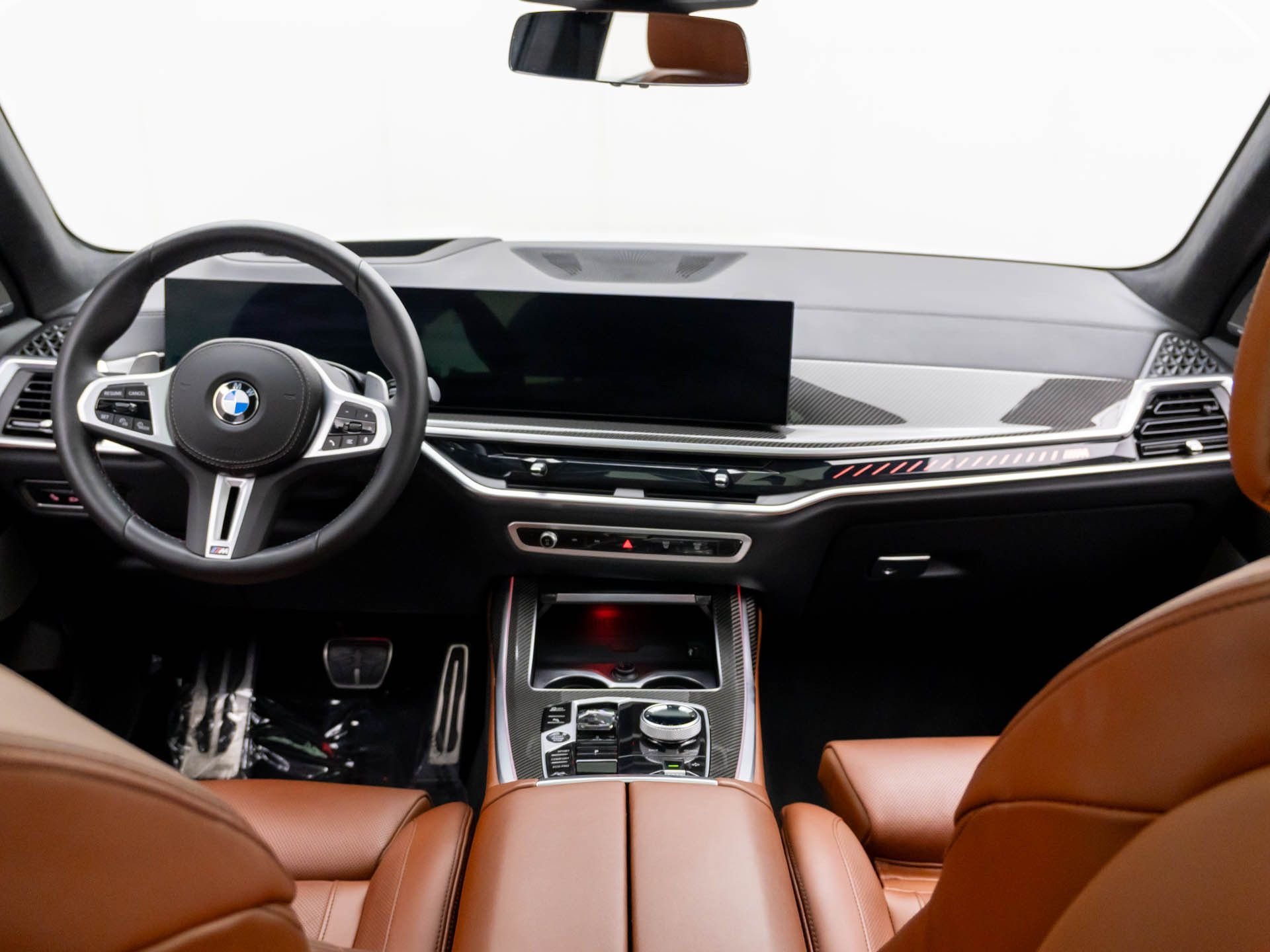 Certified Used 2026 Alpine White BMW M60i image 10