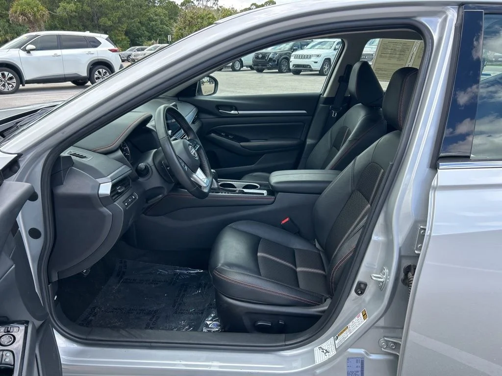 Used 2025 Brilliant Silver Metallic Nissan 2.5 SR image 17