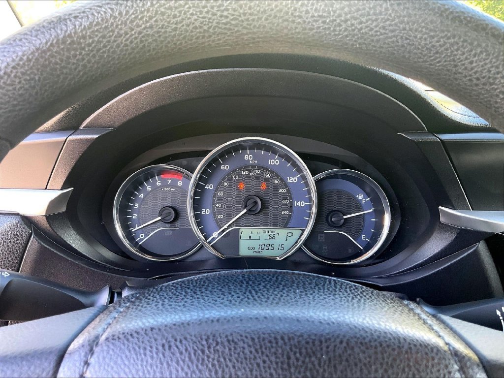 Used 2015 Silver Toyota L image 24