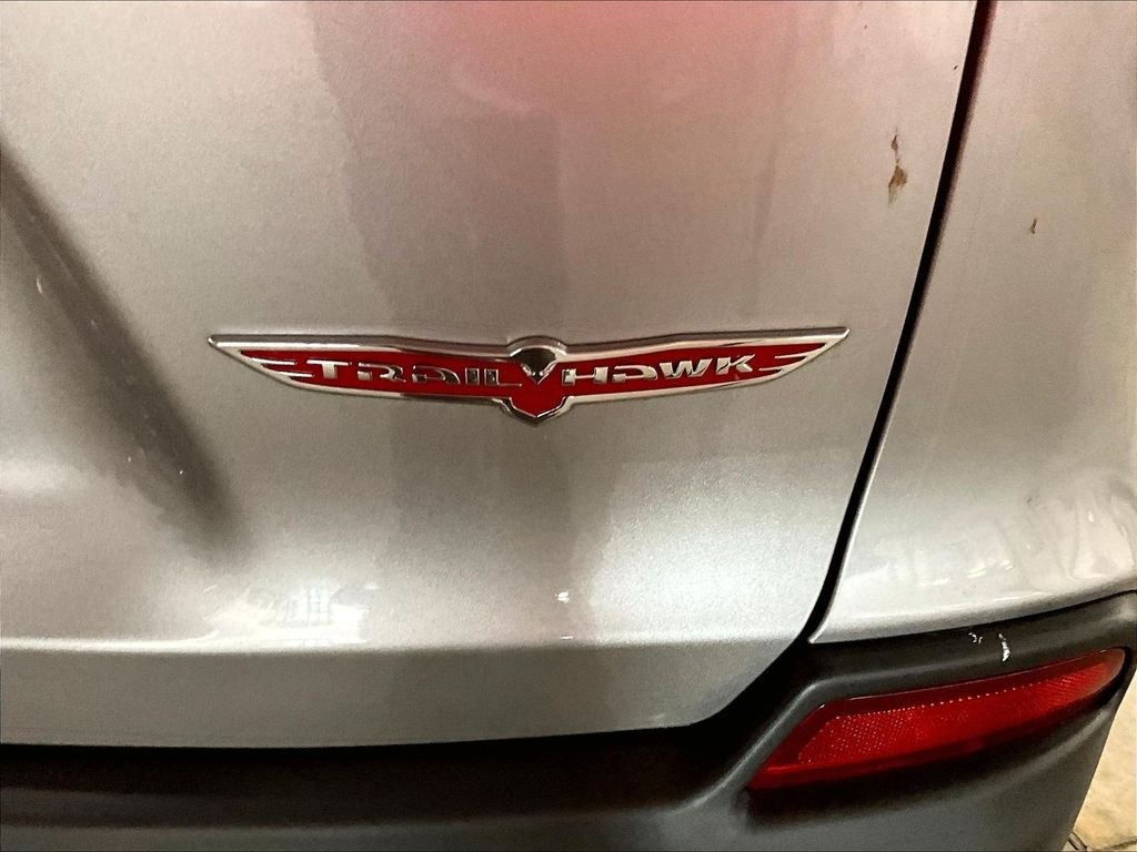 Used 2021 Billet Silver Metallic Clearcoat Jeep Trailhawk image 27