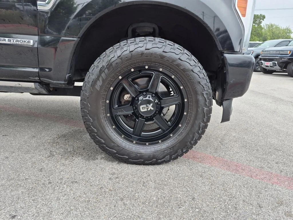 Used 2017 Black Ford Platinum image 15