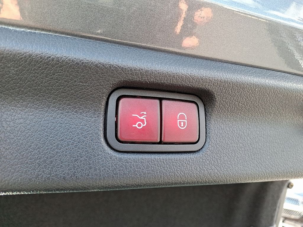 Certified Used 2023  Mercedes-Benz 350 Sedan image 27