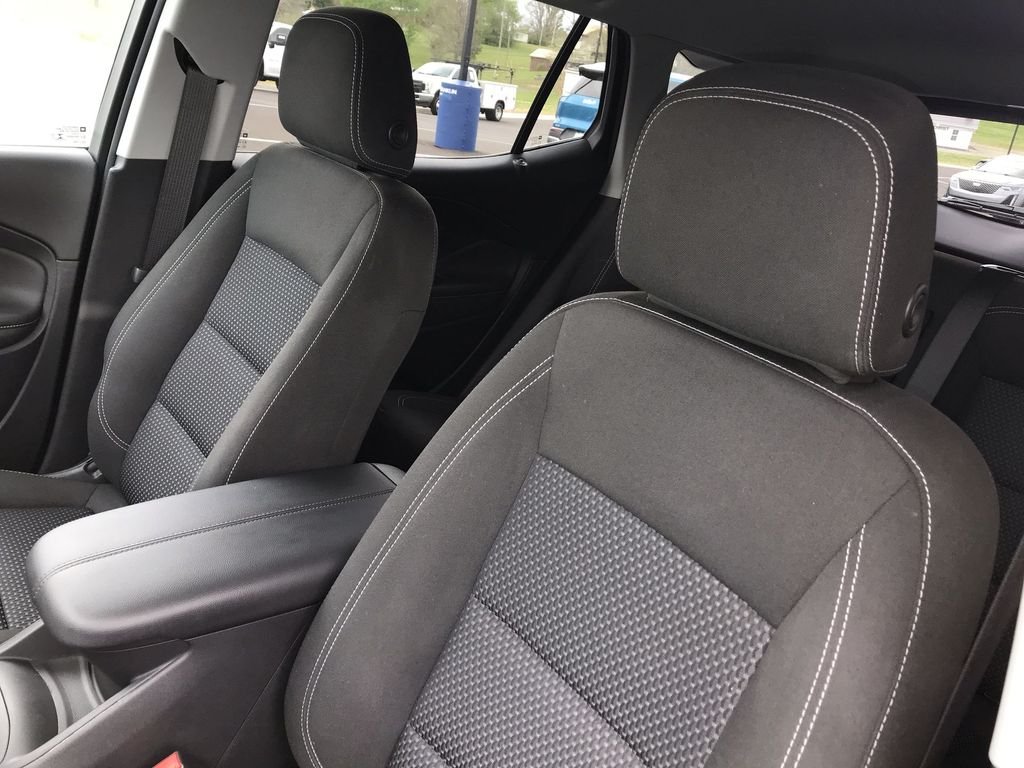 Used 2023 Red GMC SLE image 11