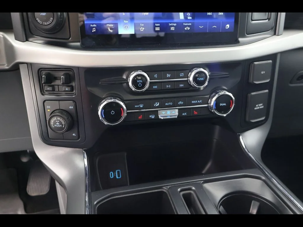 Used 2022 White Ford XLT image 16