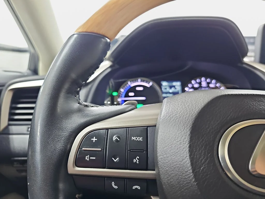 Certified Used 2022 White Lexus 450h image 16