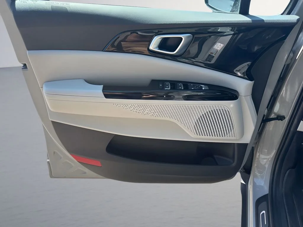Used 2022  Kia EX image 14