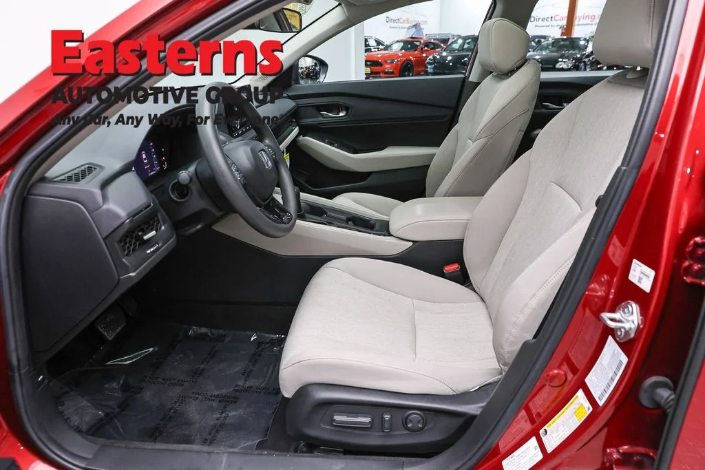 Used 2025 Red Honda SE image 14