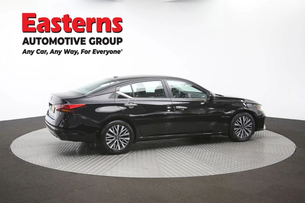 Used 2023 Black Nissan 2.5 SV image 42
