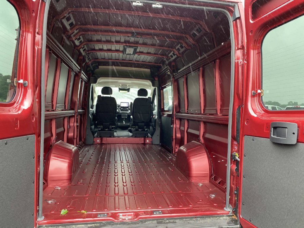 Used 2025 Red Ram High Roof image 5