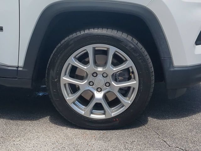 Certified Used 2023 White Jeep Latitude Lux image 11