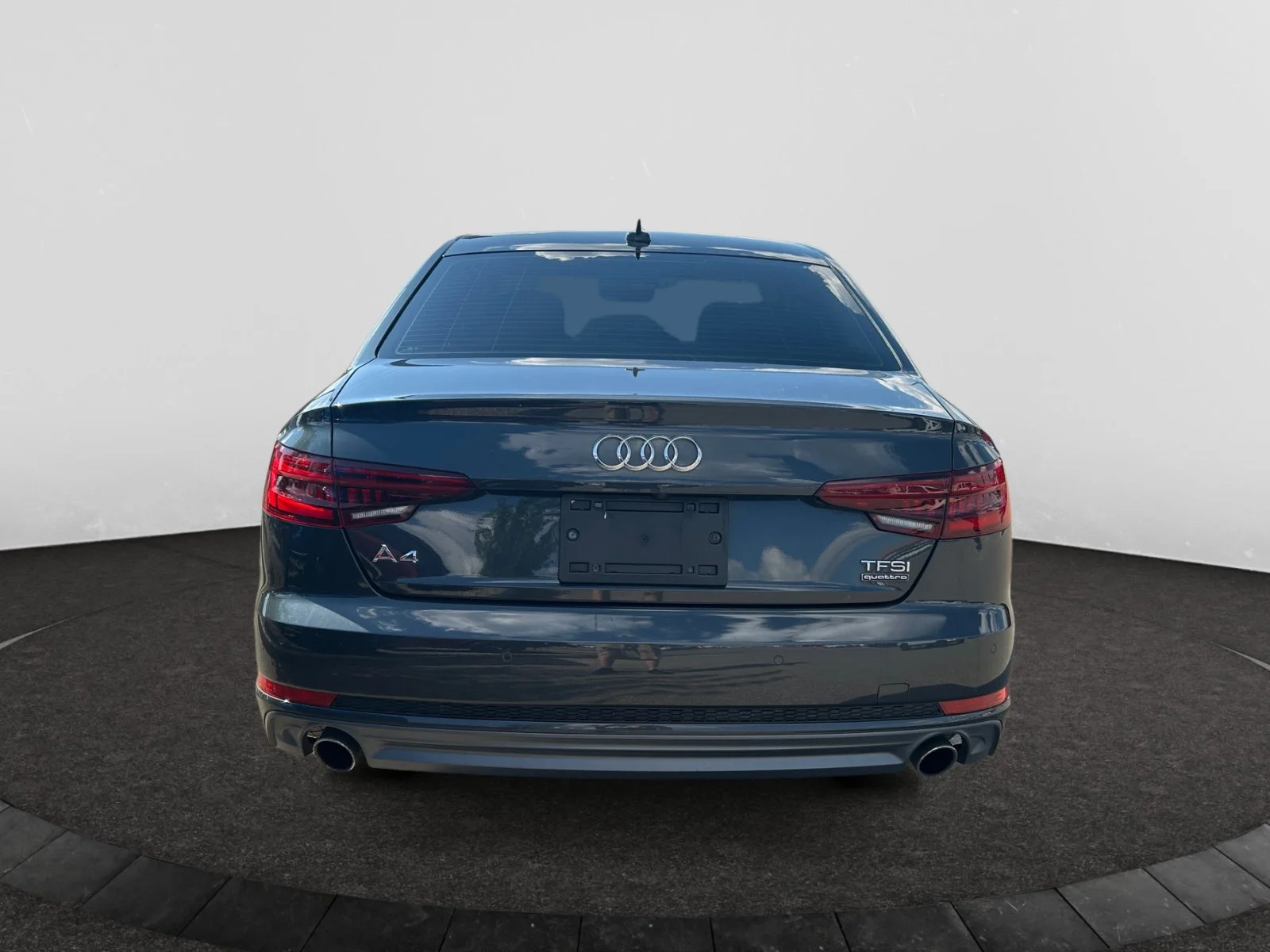Used 2018 GRAY Audi KOMFORT image 4