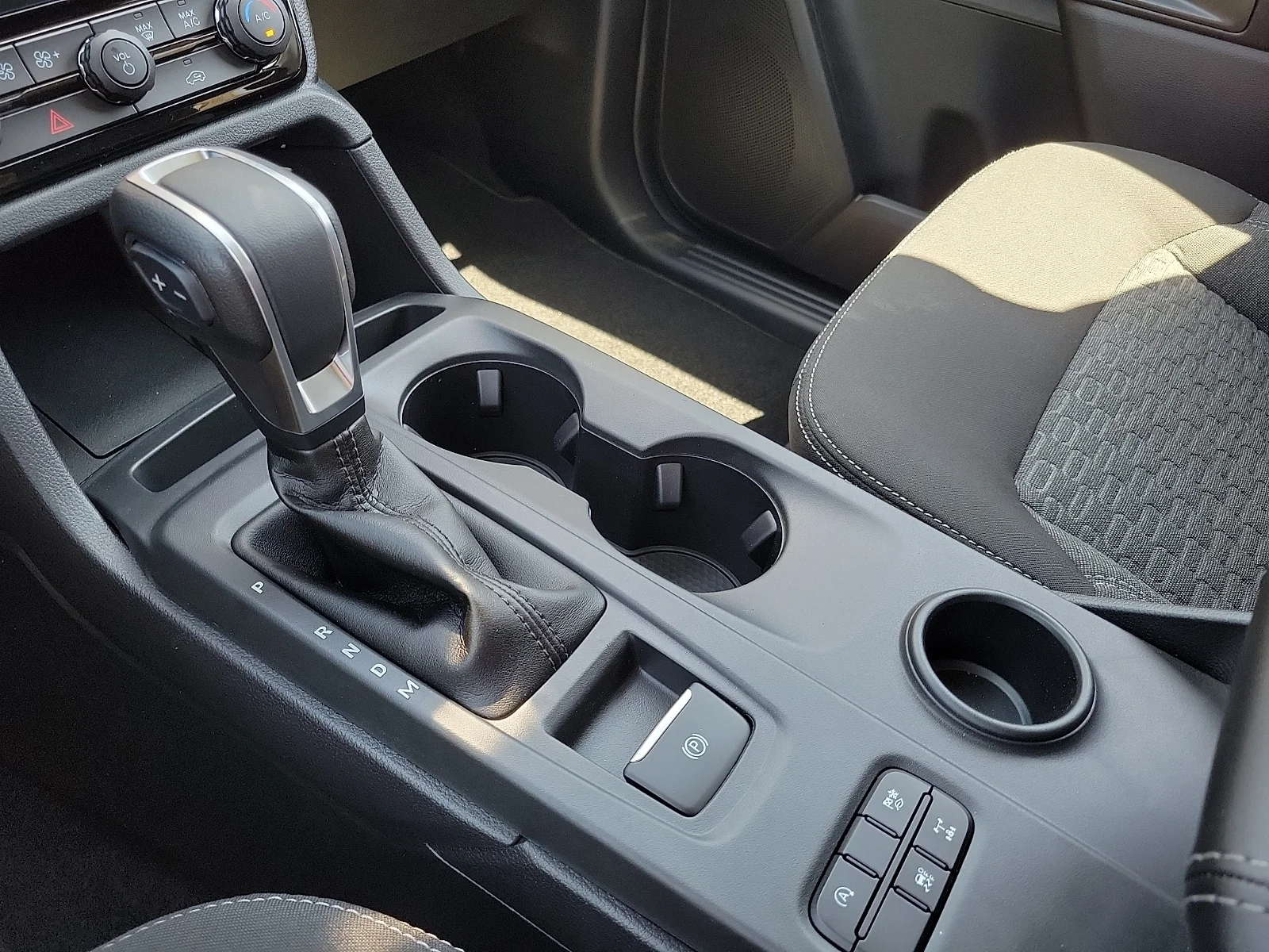 New 2026 Oxford White Ford XLT image 18