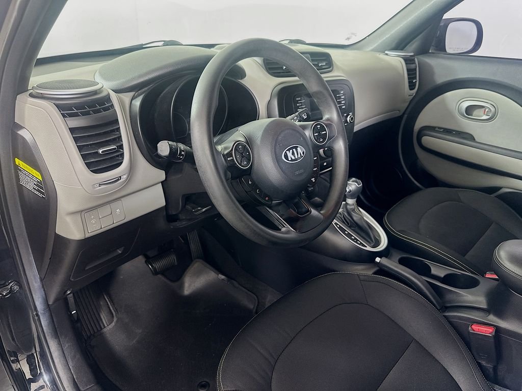 Used 2015 Black Kia Plus image 9