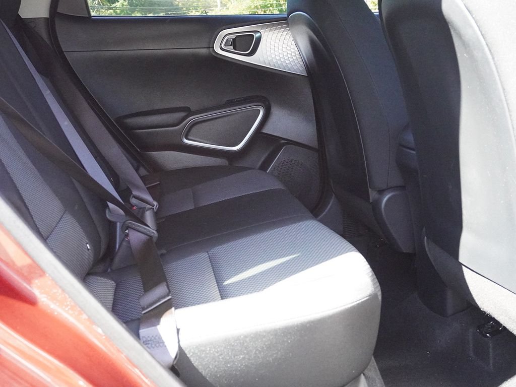 2025 Kia Soul LX - Photo 30