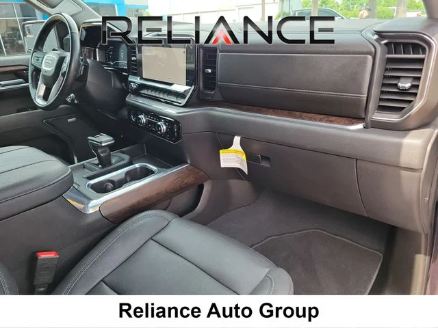 Used 2023 Silver GMC SLT image 17