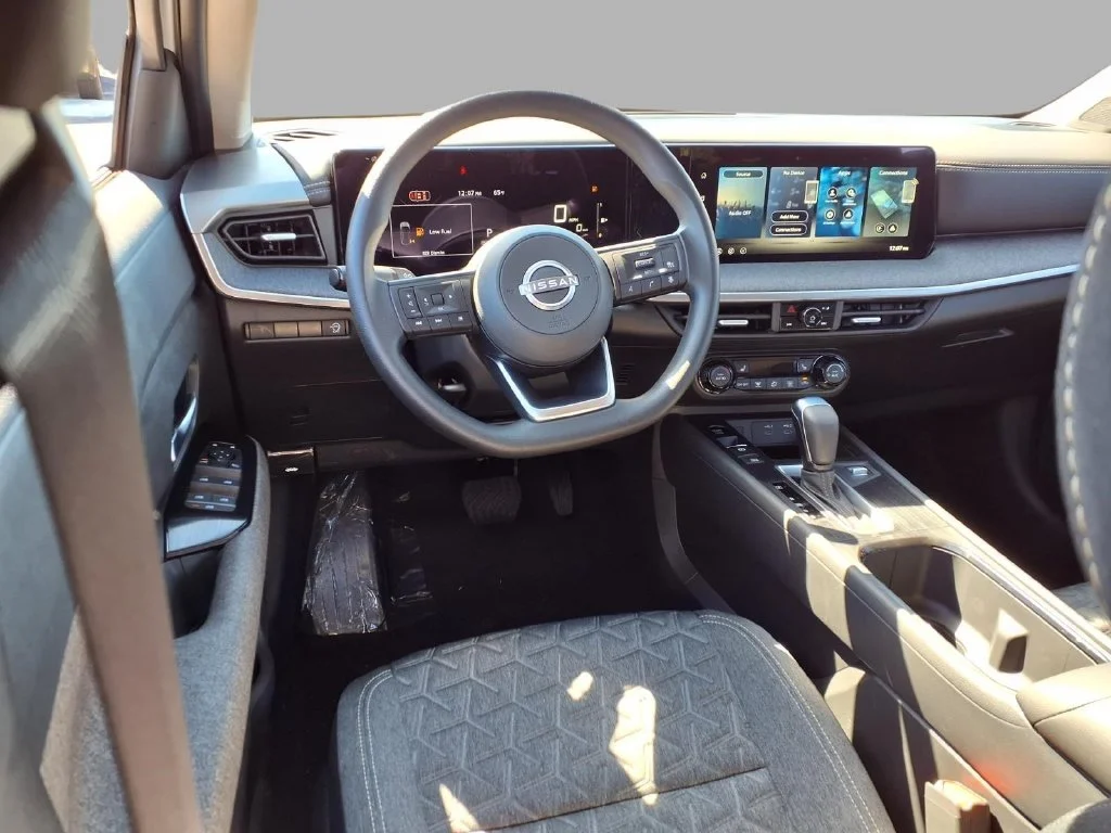 New 2027 White Nissan SV image 4