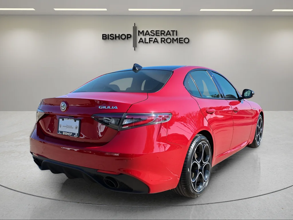 2025 Alfa Romeo Giulia Base - Photo 7