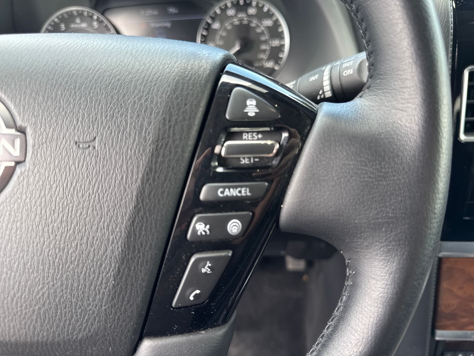 Used 2024 Silver Nissan SL image 24