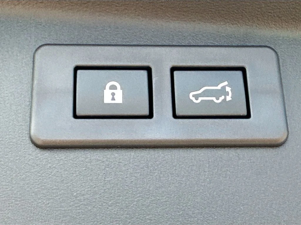New 2026 ICE SILVER METALLIC Subaru Touring image 33