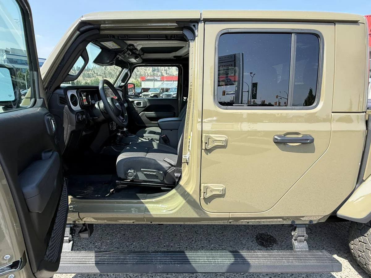 New 2026 41 (pj5) Jeep Sport S image 11