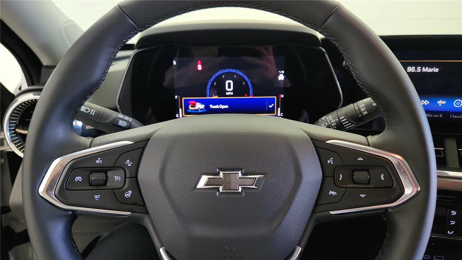 Used 2025 Summit White Chevrolet ACTIV image 26