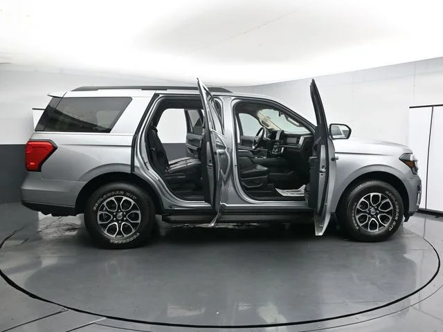 Used 2024 Silver Ford XLT image 38