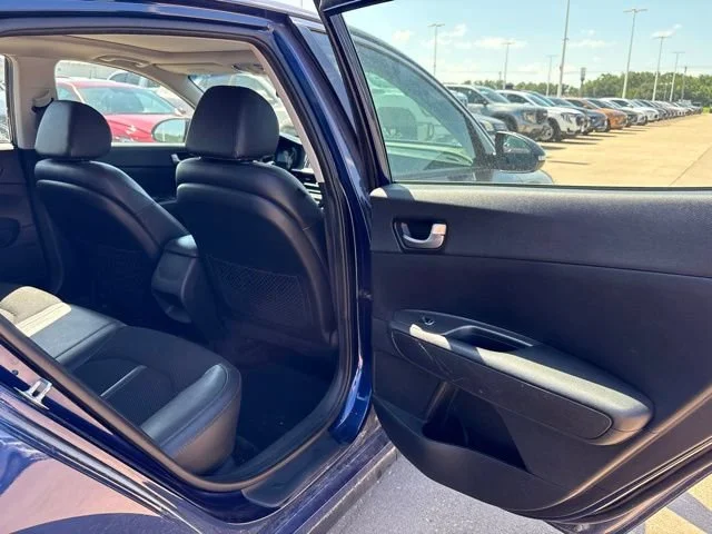 2019 Kia Optima S - Photo 17