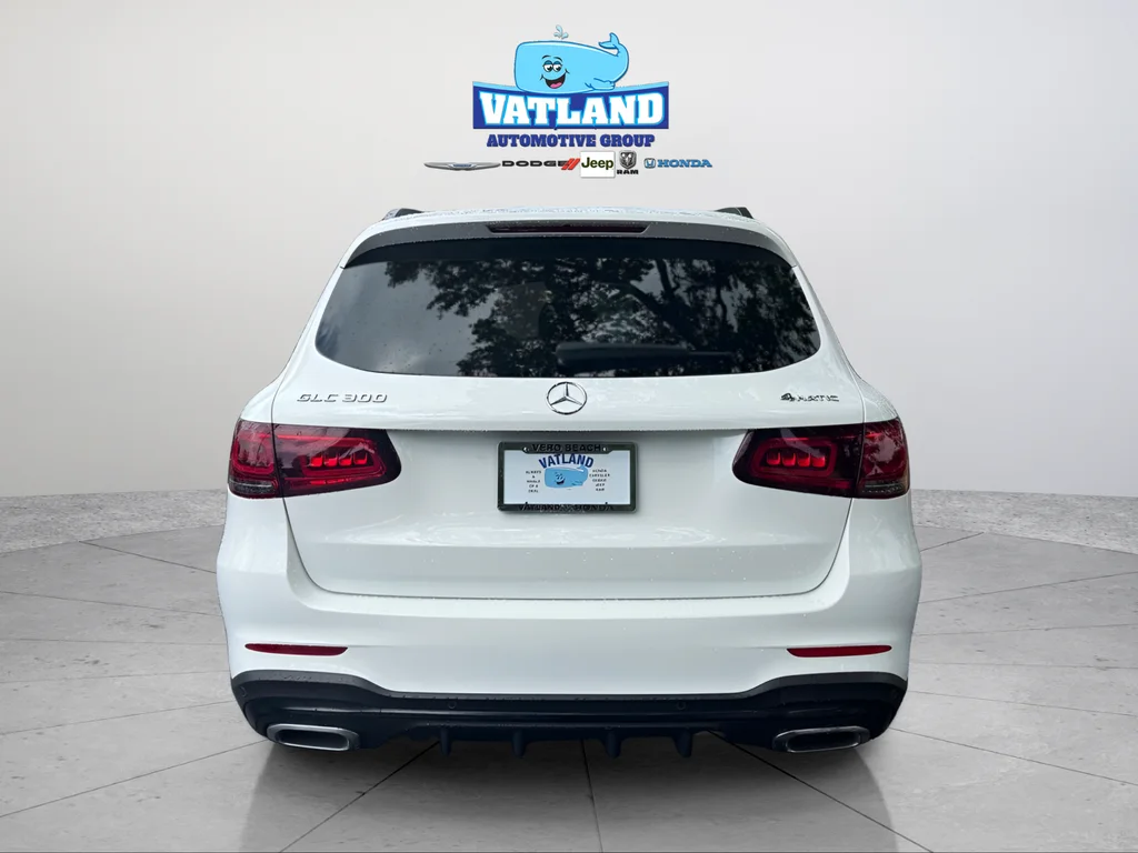 Used 2022  Mercedes-Benz GLC 300 image 4