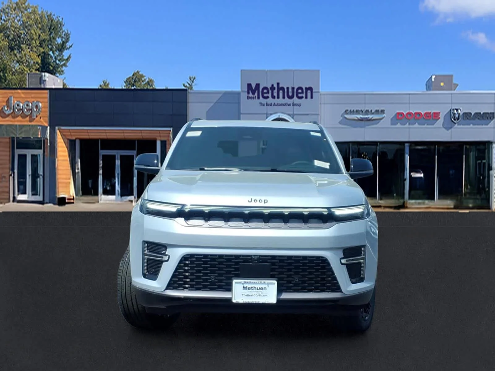 New 2026 Silver-Zynith Exterior Paint Jeep Limited Reserve image 2
