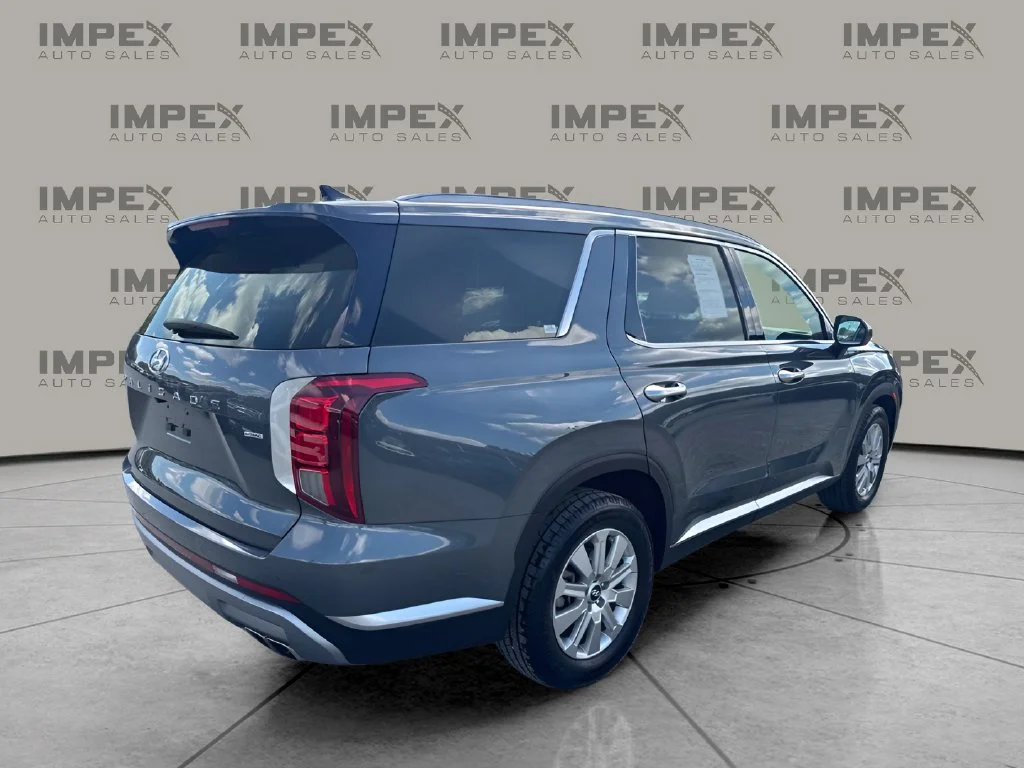 Used 2025 Gray Hyundai SEL image 6