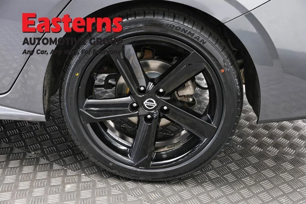 Used 2023 Gray Nissan SR image 35
