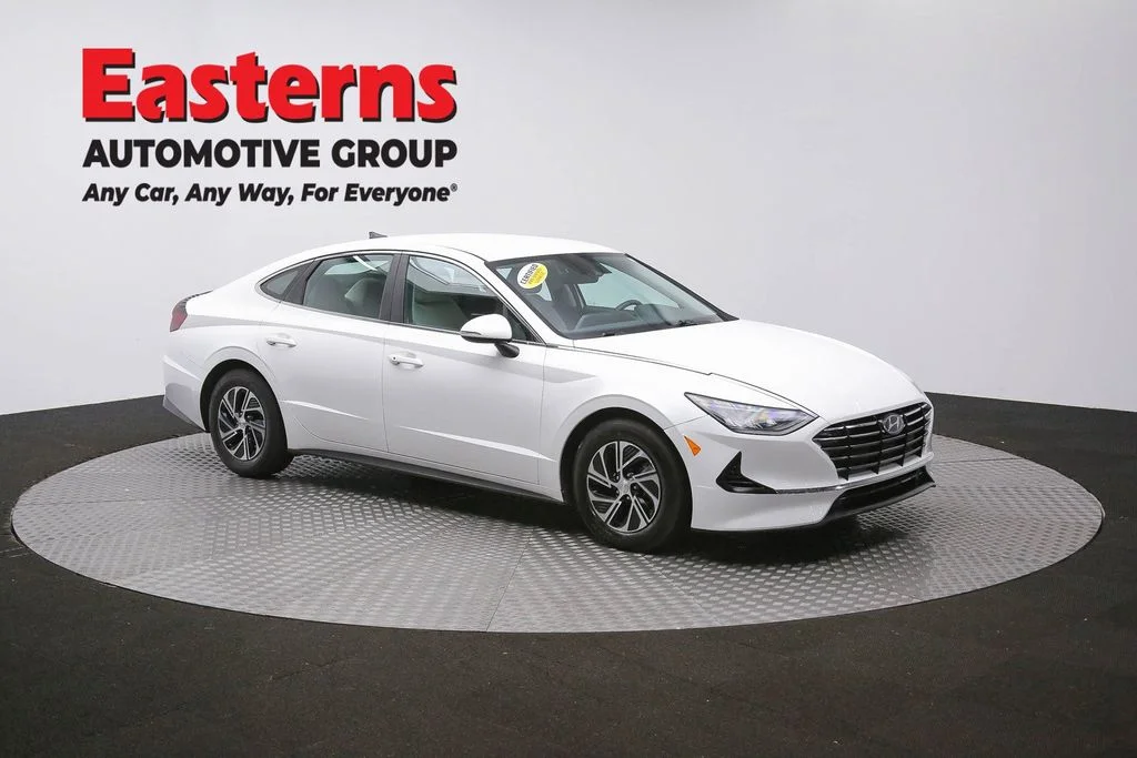 Used 2021 White Hyundai Blue image 44