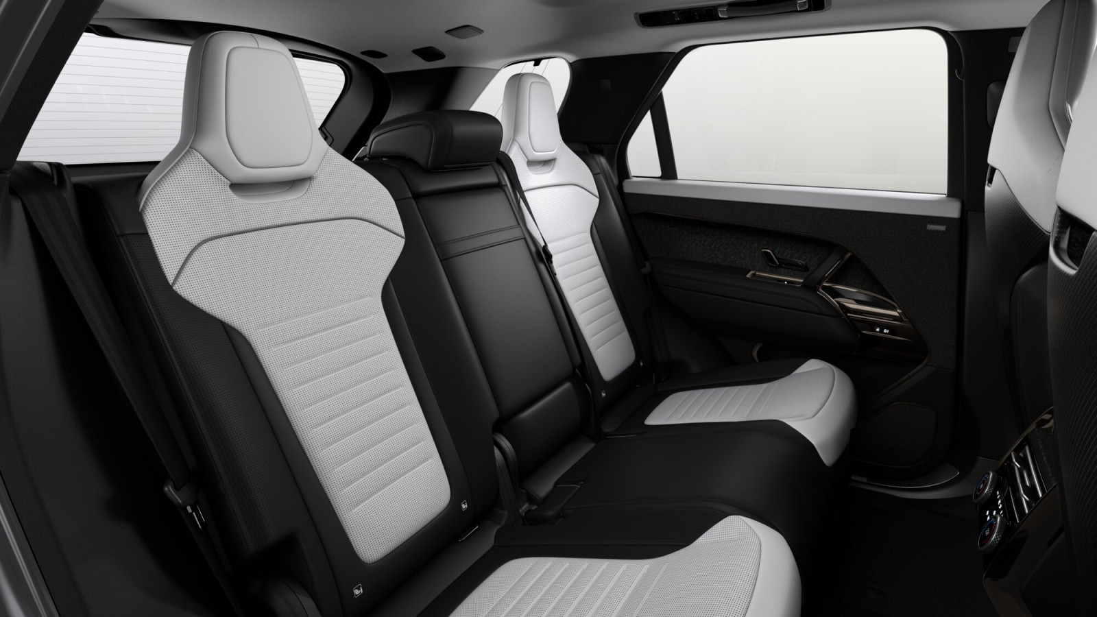 New 2027 Ethereal Frost Silver in gloss finish LAND ROVER SV Standard 635PS Auto image 7