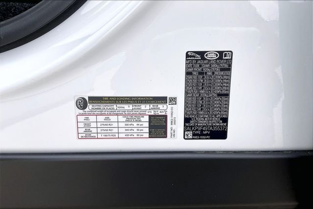 New 2026 Fuji White Land Rover SE image 8
