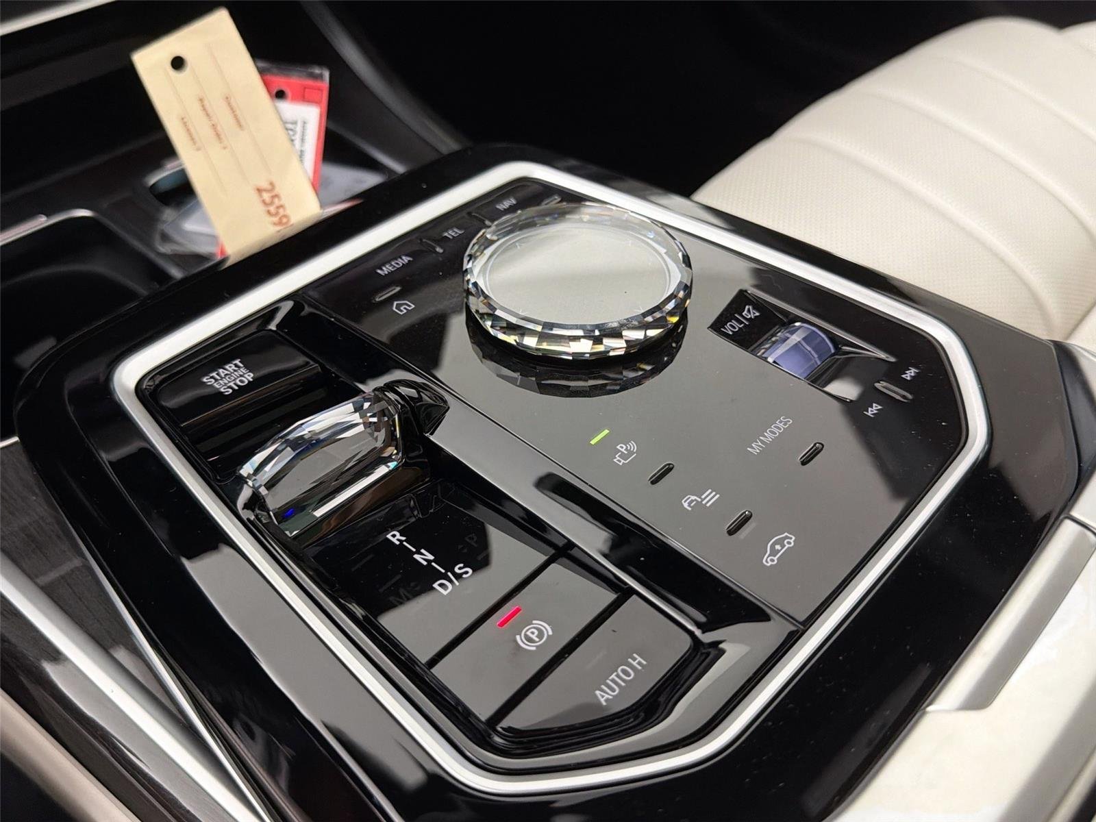 New 2026 Mineral White Metallic BMW 750e xDrive image 16