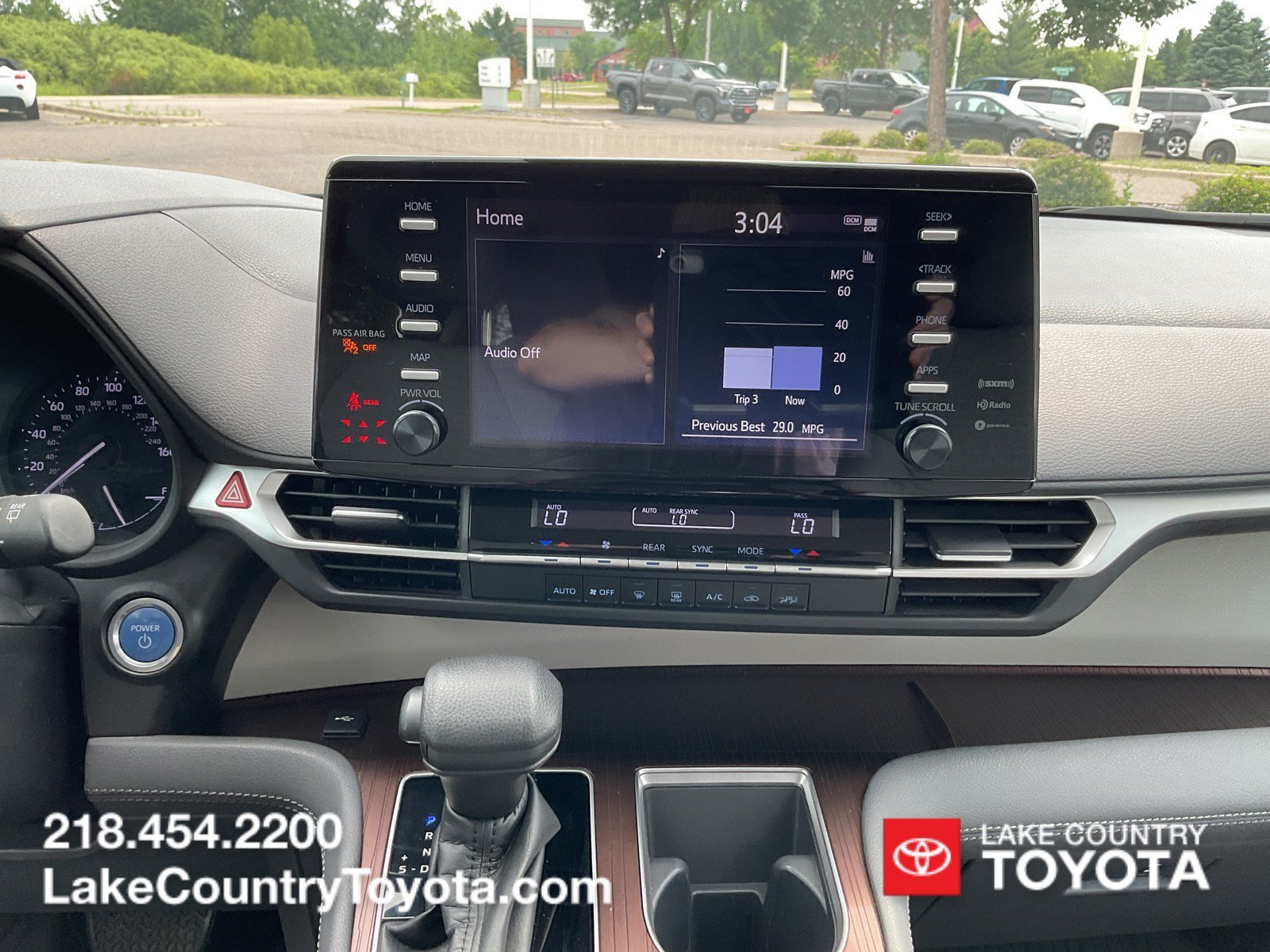 Used 2021 White Toyota LE image 18