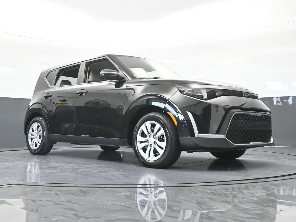 Used 2023 Fusion Black Kia LX image 49