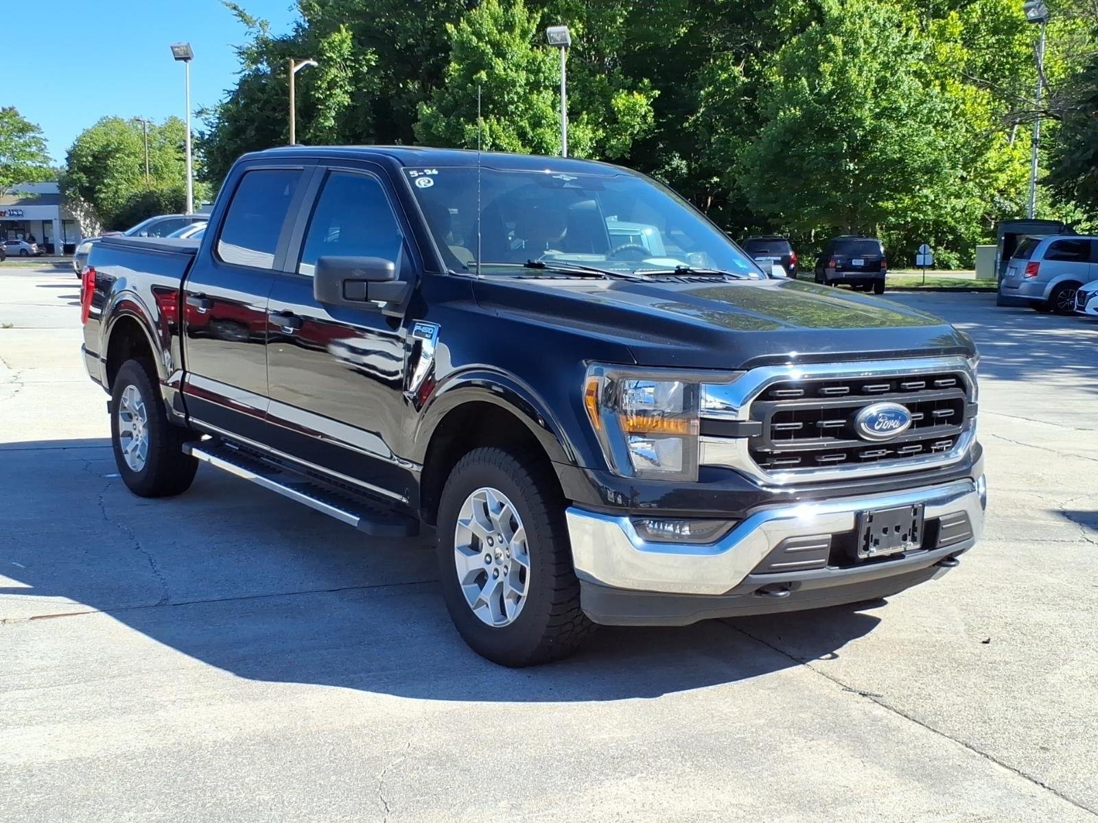Used 2023 Agate Black Metallic Ford XLT image 5