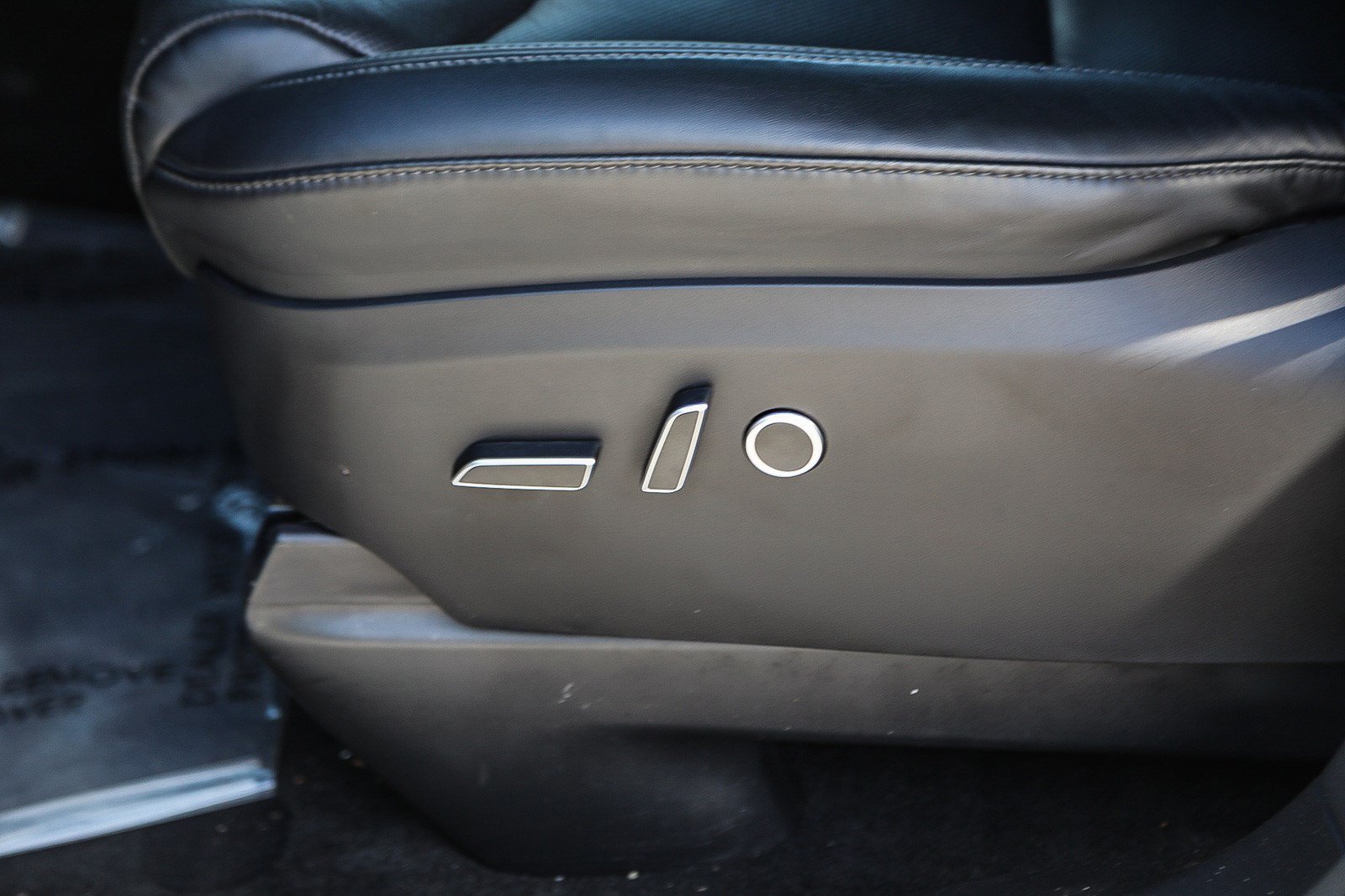 2023 Tesla Model X Long Range - Photo 18