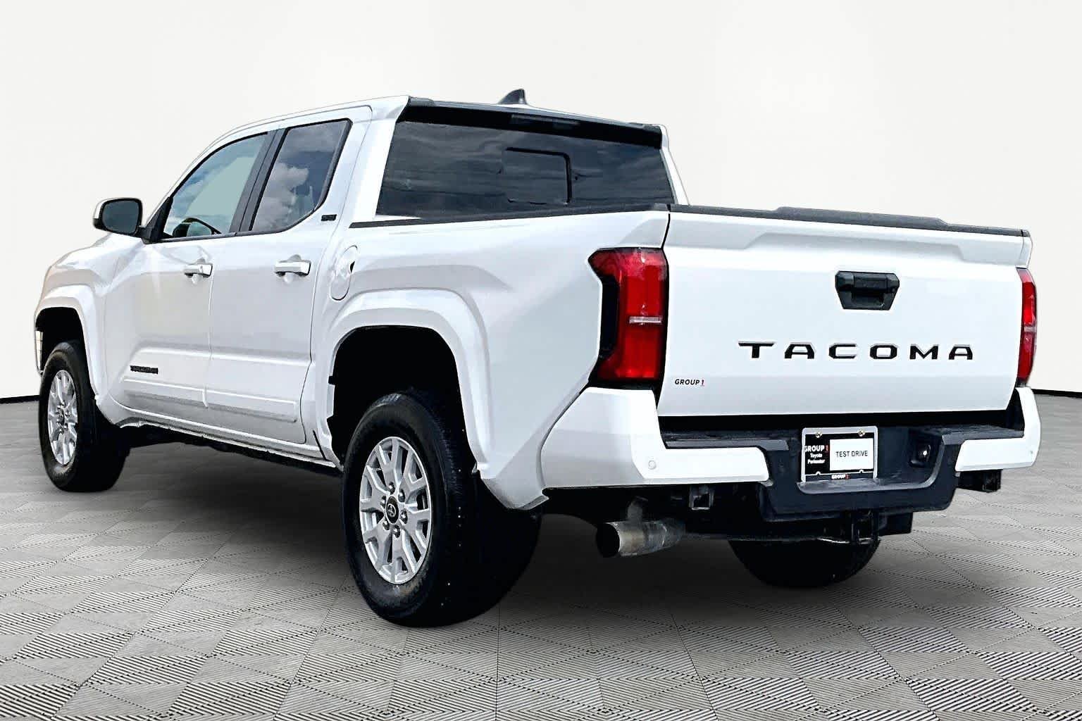 Used 2024 Ice Cap Toyota SR5 image 12