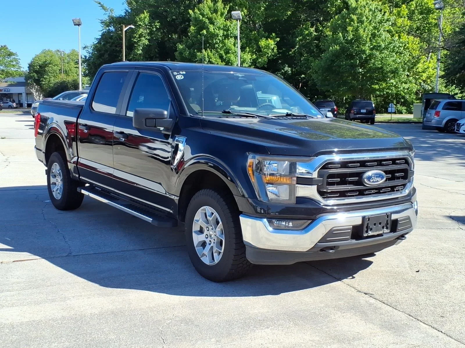 Used 2023 Agate Black Metallic Ford XLT image 5