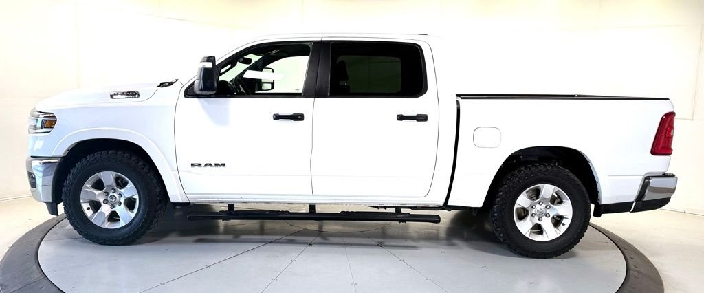 Used 2025 White Ram Big Horn/Lone Star image 7