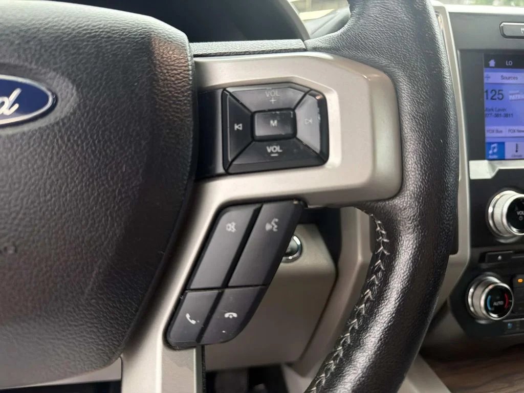 Used 2018 Blue Jeans Metallic Ford Lariat image 28