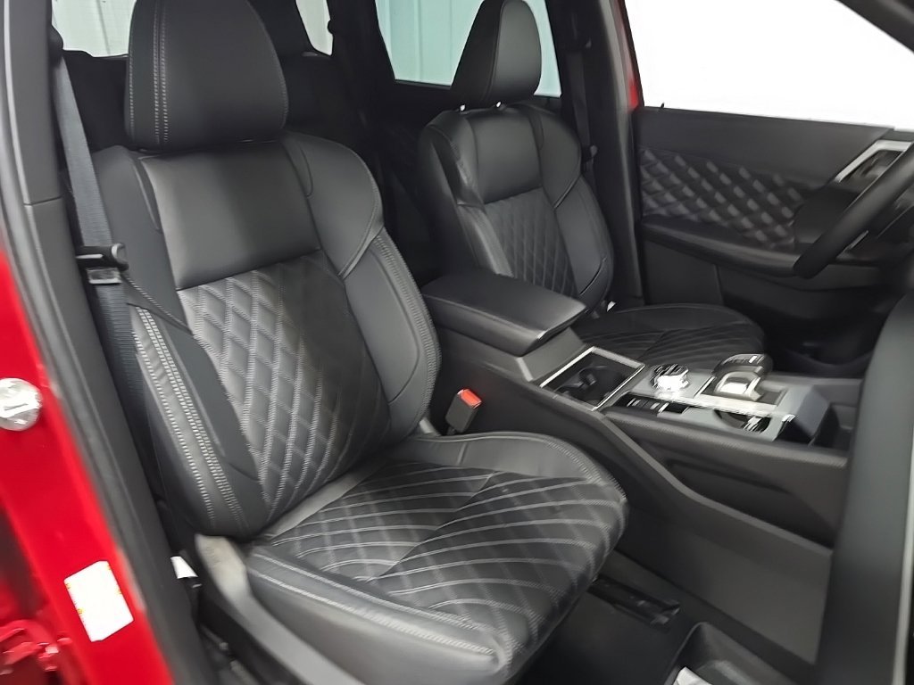 Used 2023 Red Mitsubishi SEL image 15