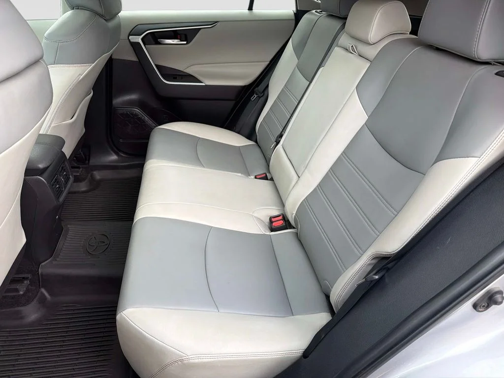Used 2022 Silver Toyota XLE Premium image 14